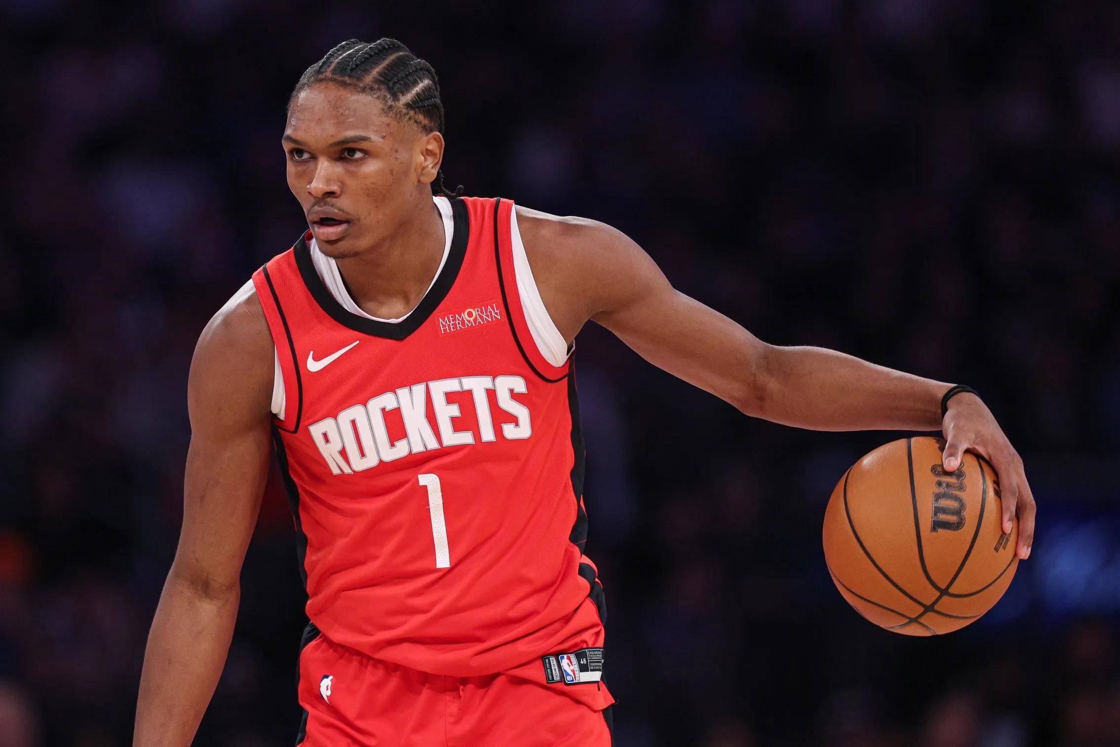 领先优势明显引发热议!,浓眉哥在雄鹿比赛中最后时刻胜出全场沸腾不已 领先优势明显引发热议!,浓眉哥在雄鹿比赛中最后时刻胜出全场沸腾不已