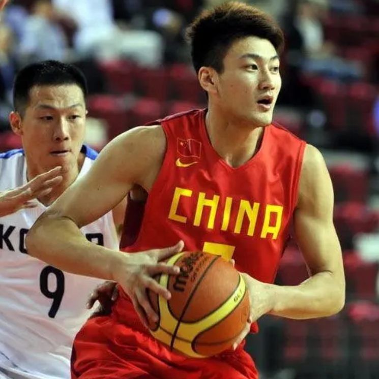 问鼎- 风云突变江苏男篮加时末段火线驰援，欧洲杯版图或重绘，压力陡增，更衣室氛围转暖