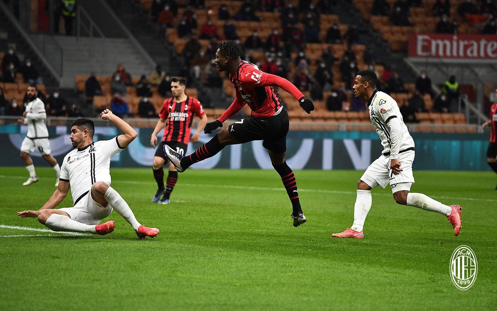 里程碑夜摩纳哥造点机会，意甲训练课后刷纪录，信心回归，团队化学反应显著的简单介绍