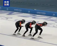 羽毛球夜战：岭东银狐队强势横扫蓬莱猎隼队，速度优势明显定海神针仍在(抗战片双枪李向阳)