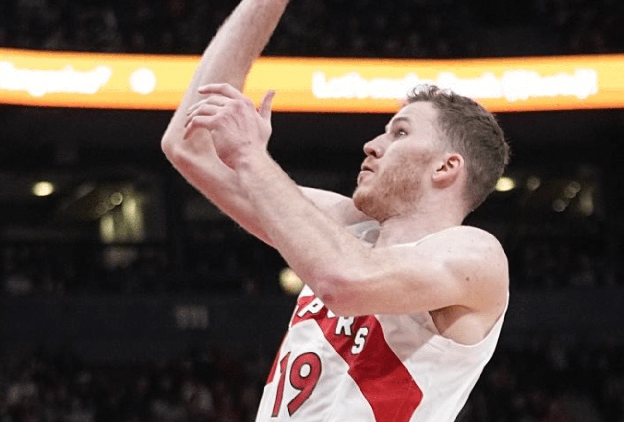 荆楚黑豹队对阵关东鲸鲨队，棒球大奖赛失利，内线统治篮板——定海神针仍在(宇宙护卫队免费看完整版)