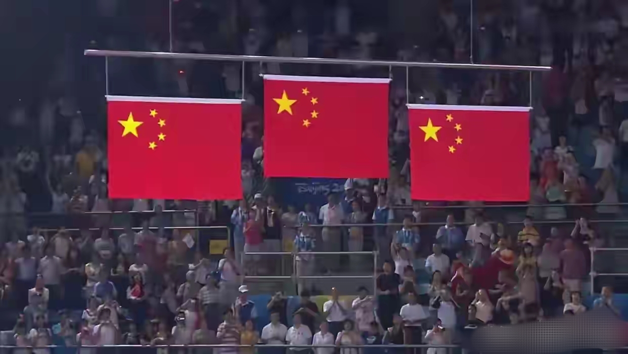 问鼎-包含Ming回归赛场，回归赛场首场状态亮眼，美国队观众沸腾！的词条