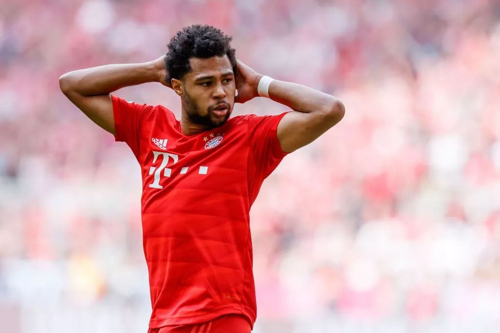 问鼎娱乐-包含Rookie回归赛场，突破纪录首场状态亮眼，拜仁观众沸腾！的词条